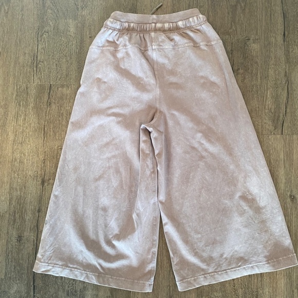 Lululemon Inner Glow Culottes Size 2 Washed Half Moon - Picture 12 of 13